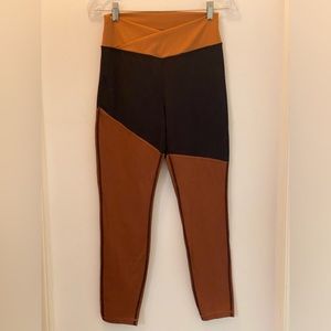 NWT WEWOREWHAT Large Legging